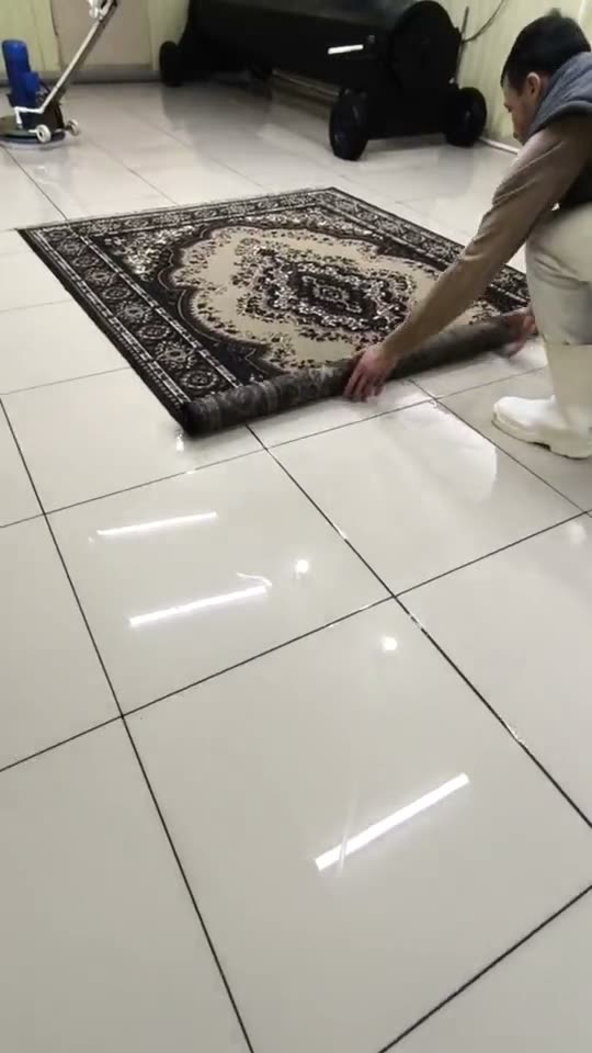 Кадр из видео: Отжим в центрифуге